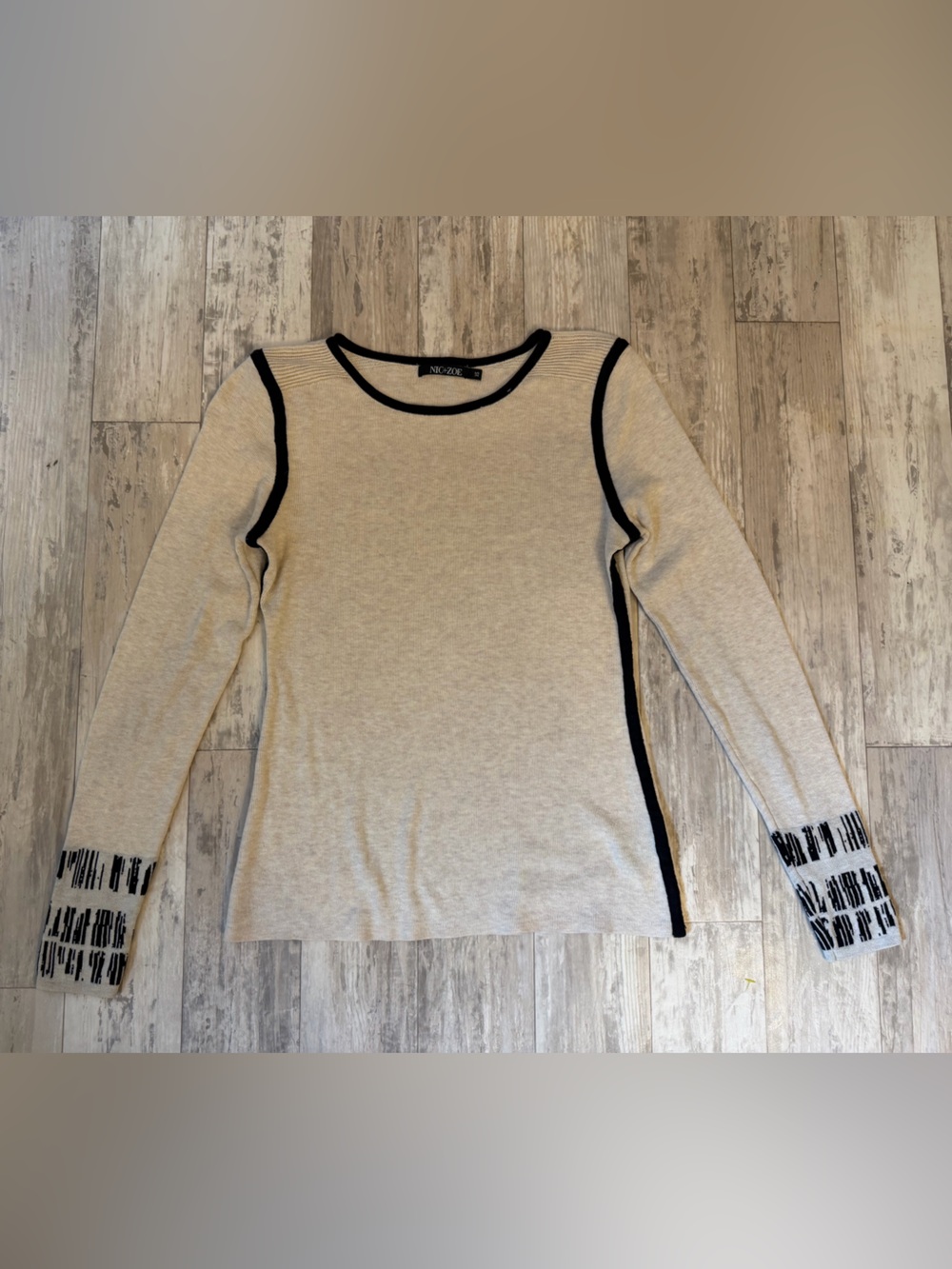 NIC+ZOE Light Beige Scoop Neck Sweater with Black Trim